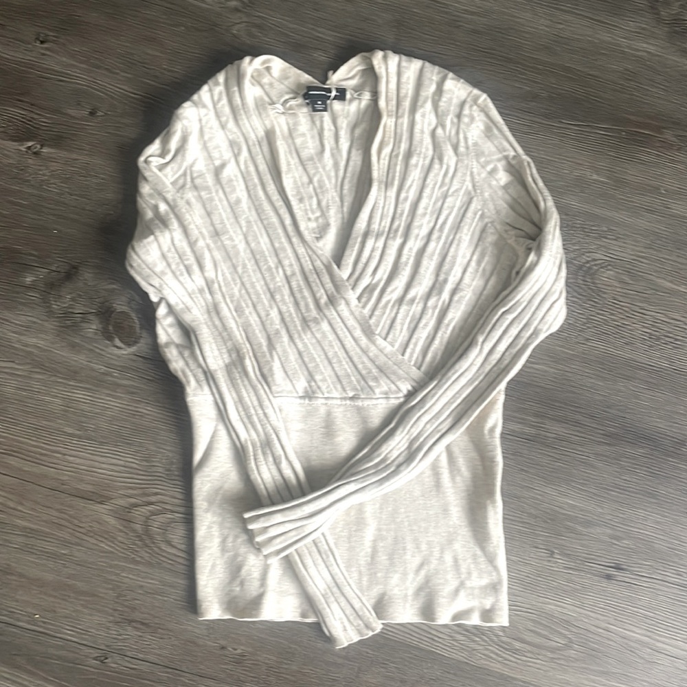 Grey v-cut long sleeve